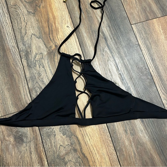 Beach Bunny Bikini Top - Picture 2 of 5